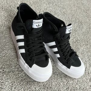 Adidas Women’s Hightop Platform Sneakers EUC